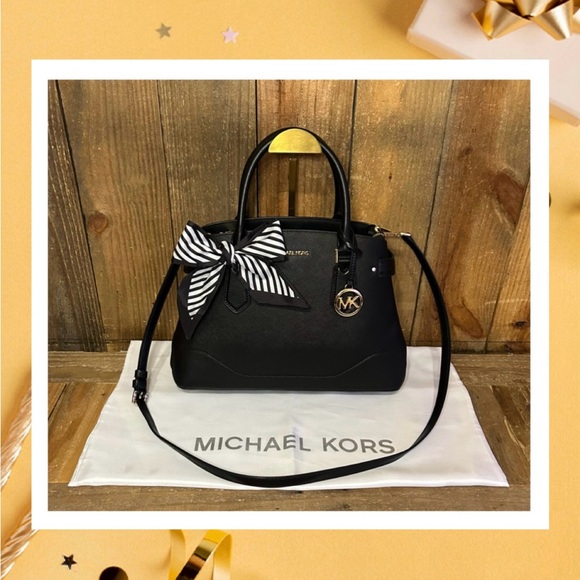 Michael Kors. 4 Piece Set: Lynn Satchel with Free Wristlet, Dust Bag & Scarf. - Picture 9 of 16
